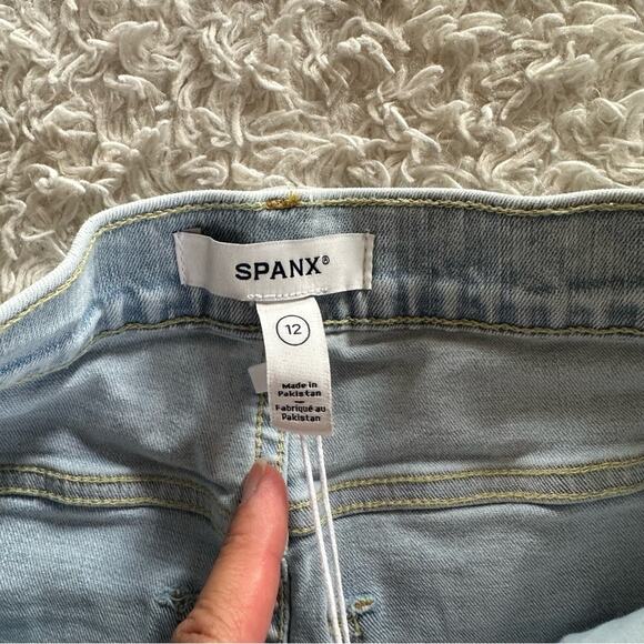 Spanx SPANXsculpt ReDefine Flare Jeans Tidal Blue Light Wash Size 12 NWT - Picture 7 of 12